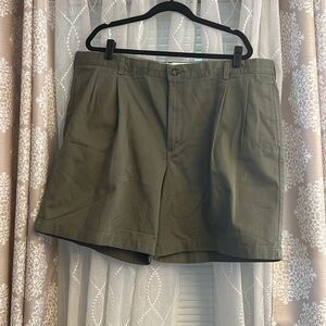 EUC L.L.Bean Double L Pleated Shorts 100% Cotton Size 44